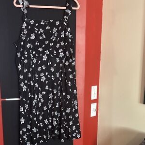 Elegant Black and White Floral Mini Dress
